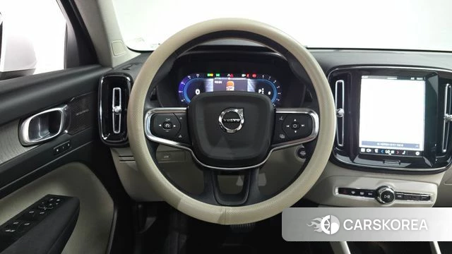 Volvo XC40 2022 Белый из Кореи, фото 3