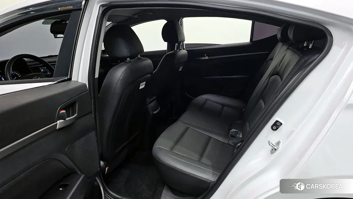 Hyundai Avante AD 2018 Белый из Кореи, фото 3