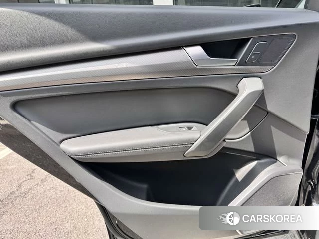 Audi Q5L 2022 Черный из Китая, фото 3