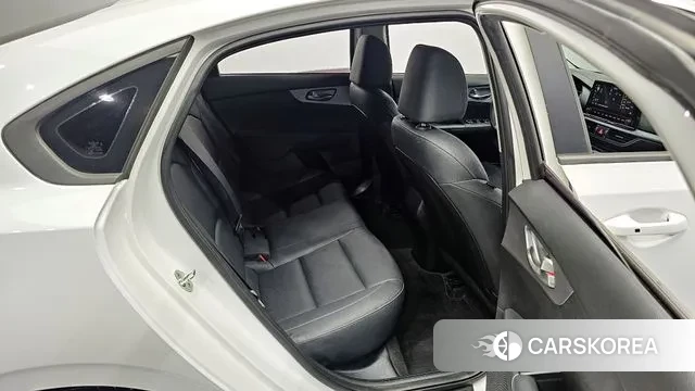 Kia The New K3 2nd generation 2021 Белый из Кореи, фото 3