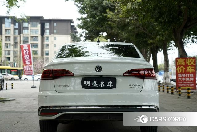 Volkswagen Bora 2024 Белый из Китая, фото 3