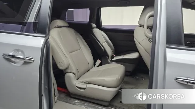 Kia The New Carnival 2019 Серебряный из Кореи, фото 3