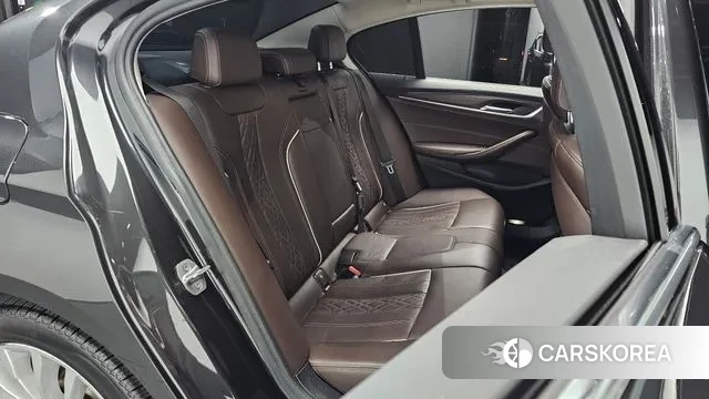 BMW 5 Series (G30) 2018 Черный из Кореи, фото 3