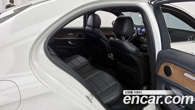 Mercedes-Benz E-Class W213 2021 Белый из Кореи, фото 3