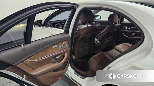 Mercedes-Benz E-Class W213 2019 Белый из Кореи, фото 3