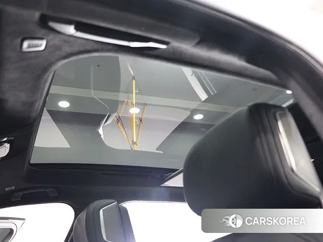 BMW 7 Series (G70) 2023 Белый из Кореи, фото 3