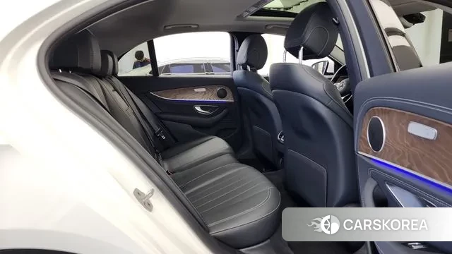 Mercedes-Benz E-Class W213 2019 Белый из Кореи, фото 3