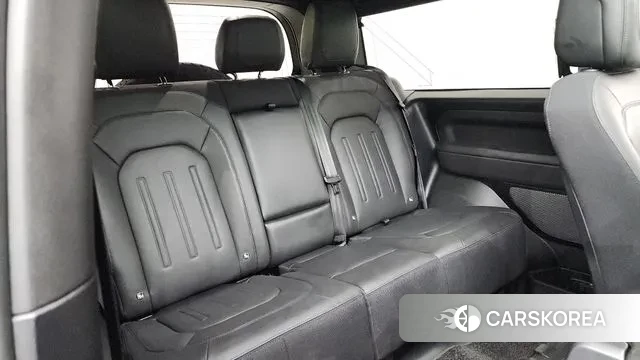 Land Rover Defender (L663) 2024 Серебристо-серый из Кореи, фото 3