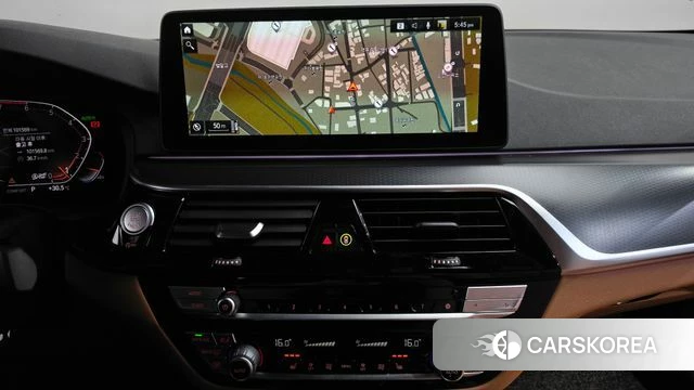BMW 5 Series (G30) 2021 Черный из Кореи, фото 3