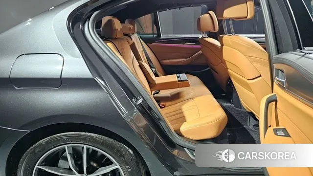 BMW 5 Series (G30) 2023 Серый из Кореи, фото 3