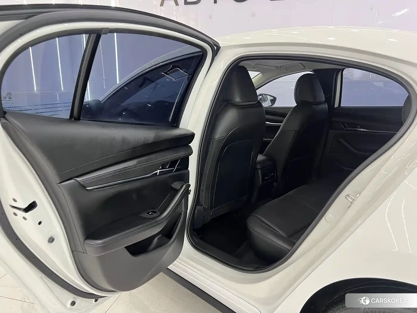 Mazda 3 2022 Белый из Китая, фото 3