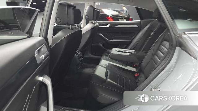 Volkswagen Arteon 2023 Серебристо-серый из Кореи, фото 3