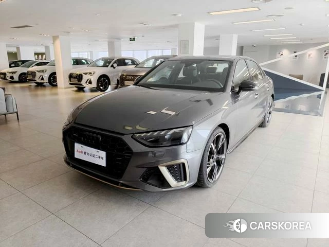 Audi A4L 2024 Серебристо-серый из Китая, фото 3