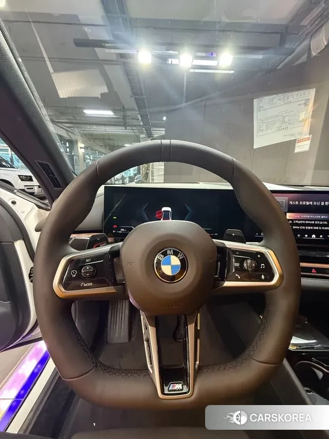 BMW 5 Series (G60) 2025 Белый из Кореи, фото 3