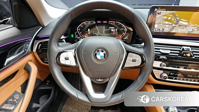 BMW 5 Series (G30) 2022 Черный из Кореи, фото 3