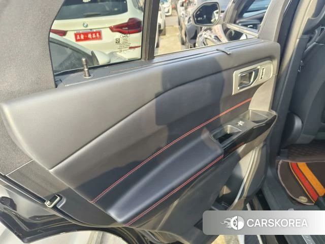 Ford Explorer 2021 Черный из Китая, фото 3