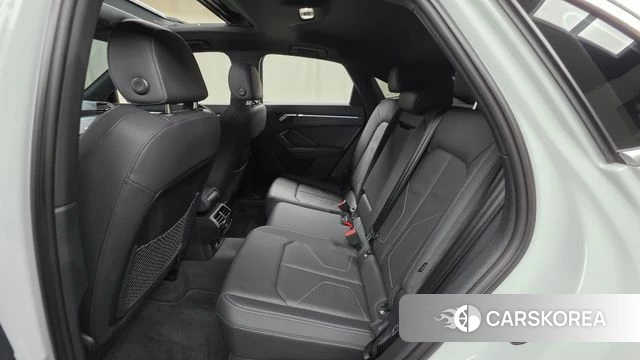 Audi Q3 (F3) 2022 Белый из Кореи, фото 3