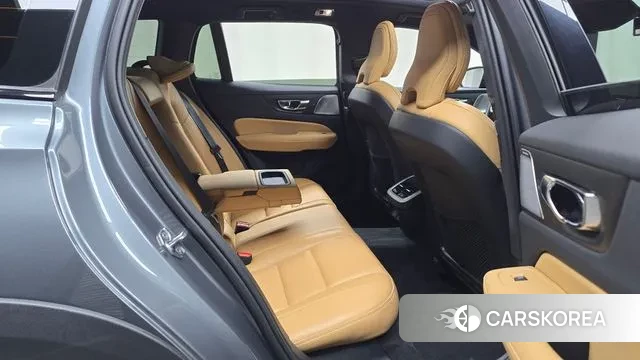 Volvo V60 Cross-Country 2nd Generation 2020 Серый из Кореи, фото 3