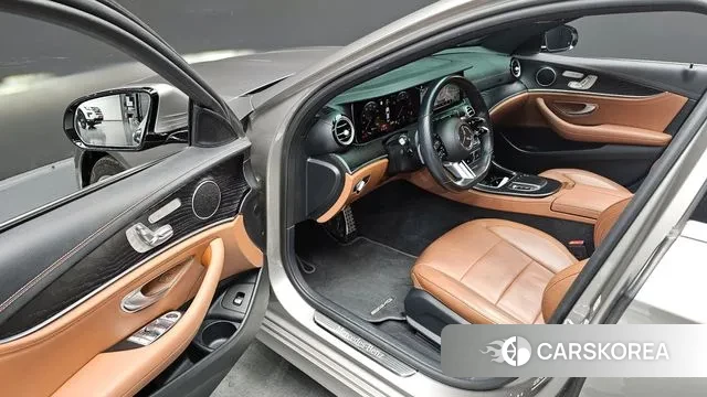 Mercedes-Benz E-Class W213 2021 Серебристо-серый из Кореи, фото 3