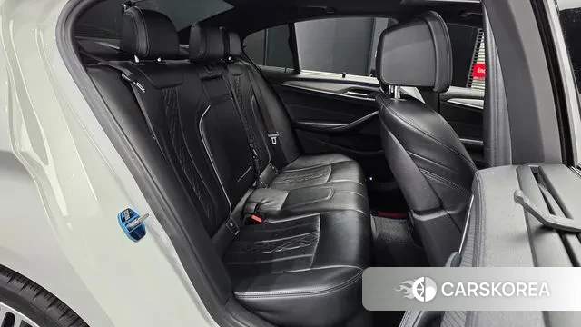 BMW 5 Series (G30) 2018 Белый из Кореи, фото 3