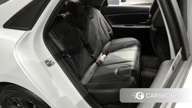 Hyundai Avante Hybrid (CN7) 2021 Белый из Кореи, фото 3