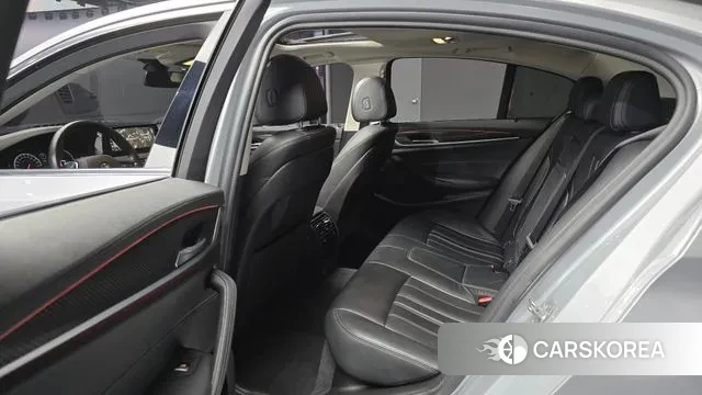 BMW 5 Series (G30) 2019 Серебряный из Кореи, фото 3