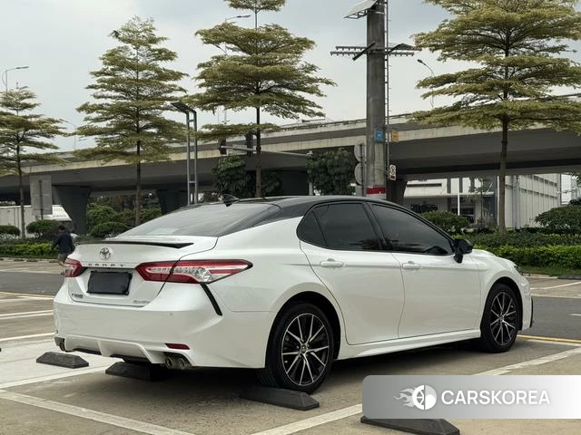 Toyota Camry 2021 Белый из Китая, фото 3