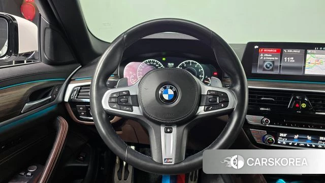 BMW 5 Series (G30) 2019 Белый из Кореи, фото 3