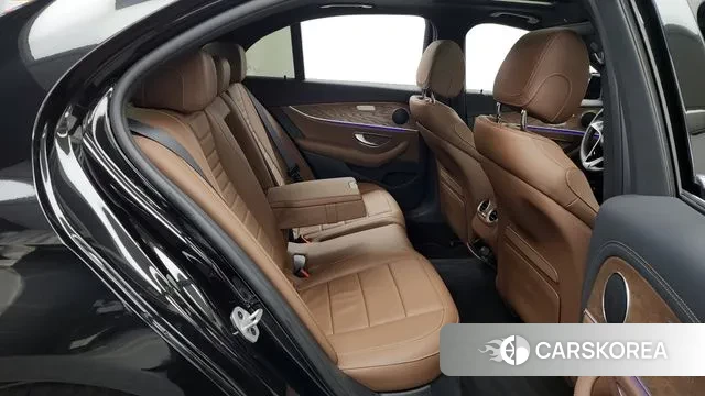 Mercedes-Benz E-Class W213 2021 Черный из Кореи, фото 3