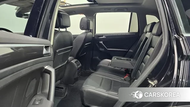 Volkswagen Tiguan second Generation 2020 Черный из Кореи, фото 3