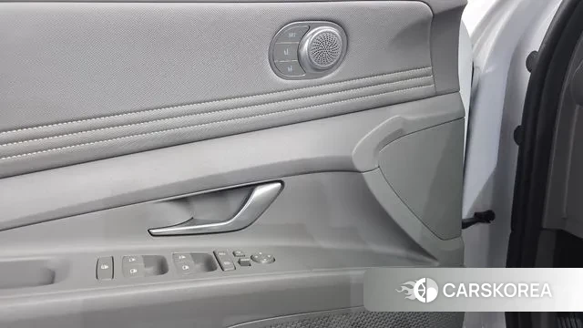 Hyundai The New Avante (CN7) 2023 Белый из Кореи, фото 3