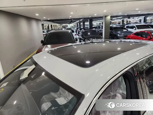 Porsche Cayenne (PO536) 2025 Светло-серебряный цвет из Кореи, фото 3