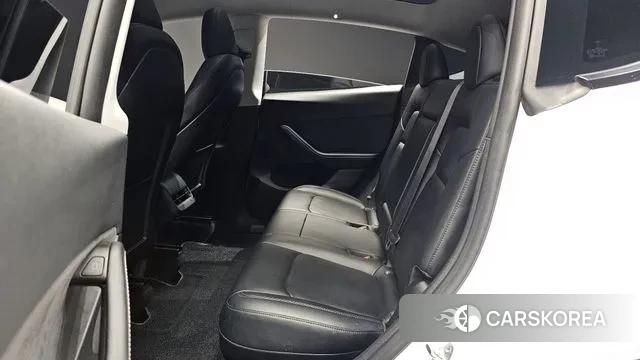 Tesla Model Y 2023 Белый из Кореи, фото 3