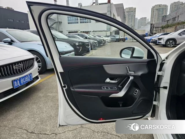 Mercedes-Benz Class A 2024 Белый из Китая, фото 3