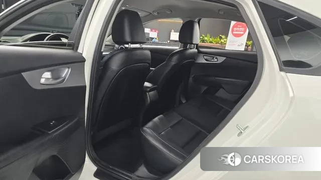 Kia The New K3 2nd generation 2022 Белый из Кореи, фото 3