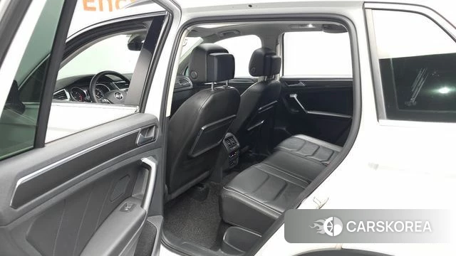 Volkswagen Tiguan second Generation 2019 Белый из Кореи, фото 3