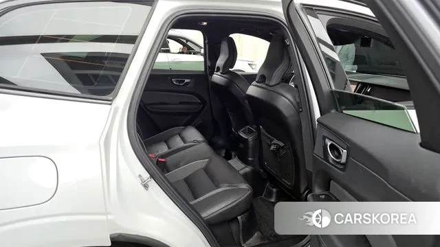 Volvo XC60 second Generation 2021 Белый из Кореи, фото 3