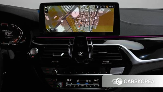 BMW 5 Series (G30) 2022 Белый из Кореи, фото 3