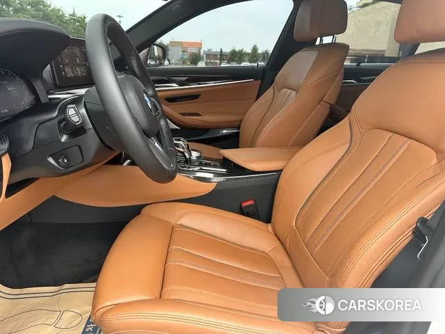 BMW 5 Series (G30) 2022 Белый из Кореи, фото 3