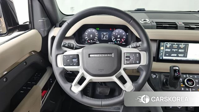 Land Rover Defender (L663) 2023 Коричневый из Кореи, фото 3