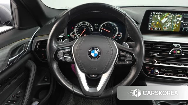 BMW 5 Series (G30) 2018 Серый из Кореи, фото 3
