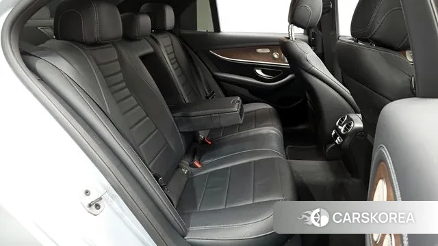 Mercedes-Benz E-Class W213 2021 Серебряный из Кореи, фото 3