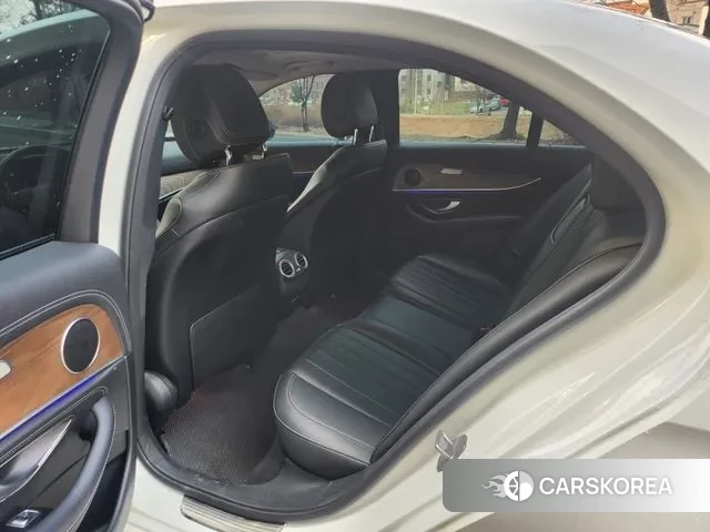 Mercedes-Benz E-Class W213 2018 Белый из Кореи, фото 3