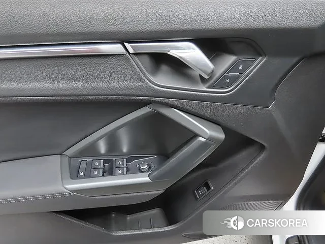 Audi Q3 (F3) 2020 Белый из Кореи, фото 3