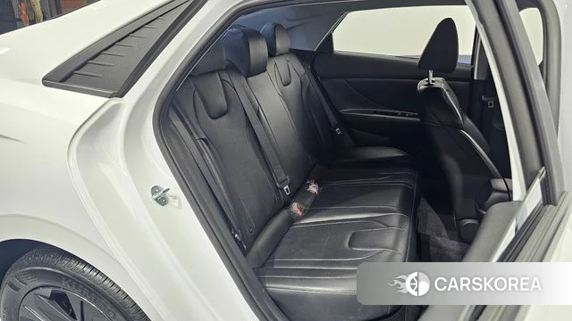Hyundai Avante Hybrid (CN7) 2023 Белый из Кореи, фото 3