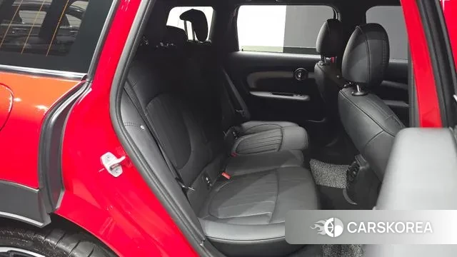 Mini Cooper S Clubman 2023 Красный из Кореи, фото 3