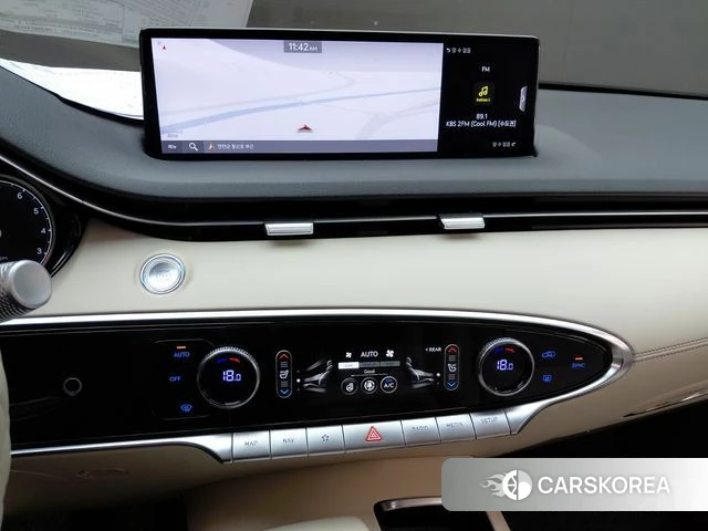 Genesis GV70 2023 Белый из Кореи, фото 3