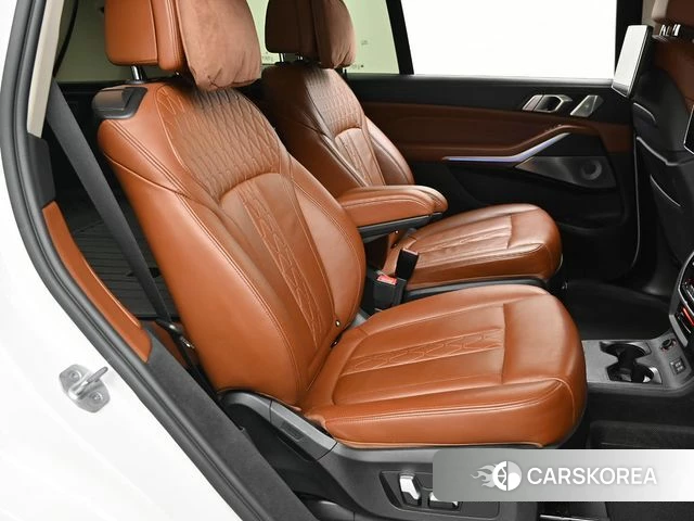 BMW X7 (G07) 2021 Белый из Кореи, фото 3