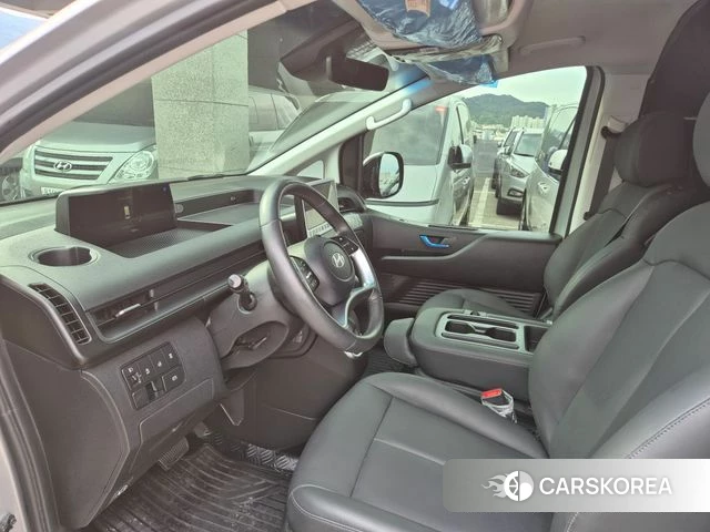 Hyundai Staria 2025 Серебряный из Кореи, фото 3