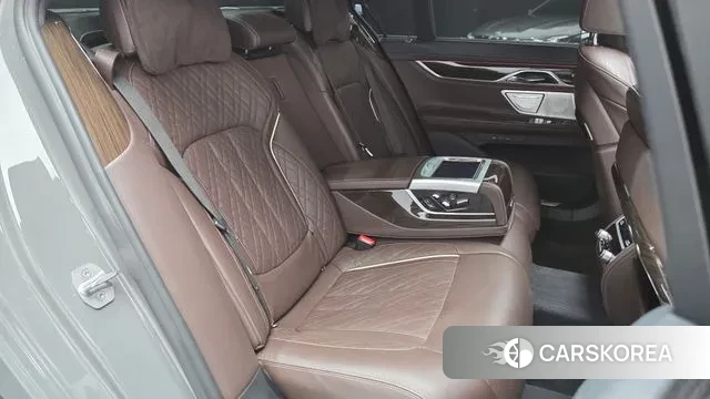 BMW 7 Series (G11) 2022 Серый из Кореи, фото 3